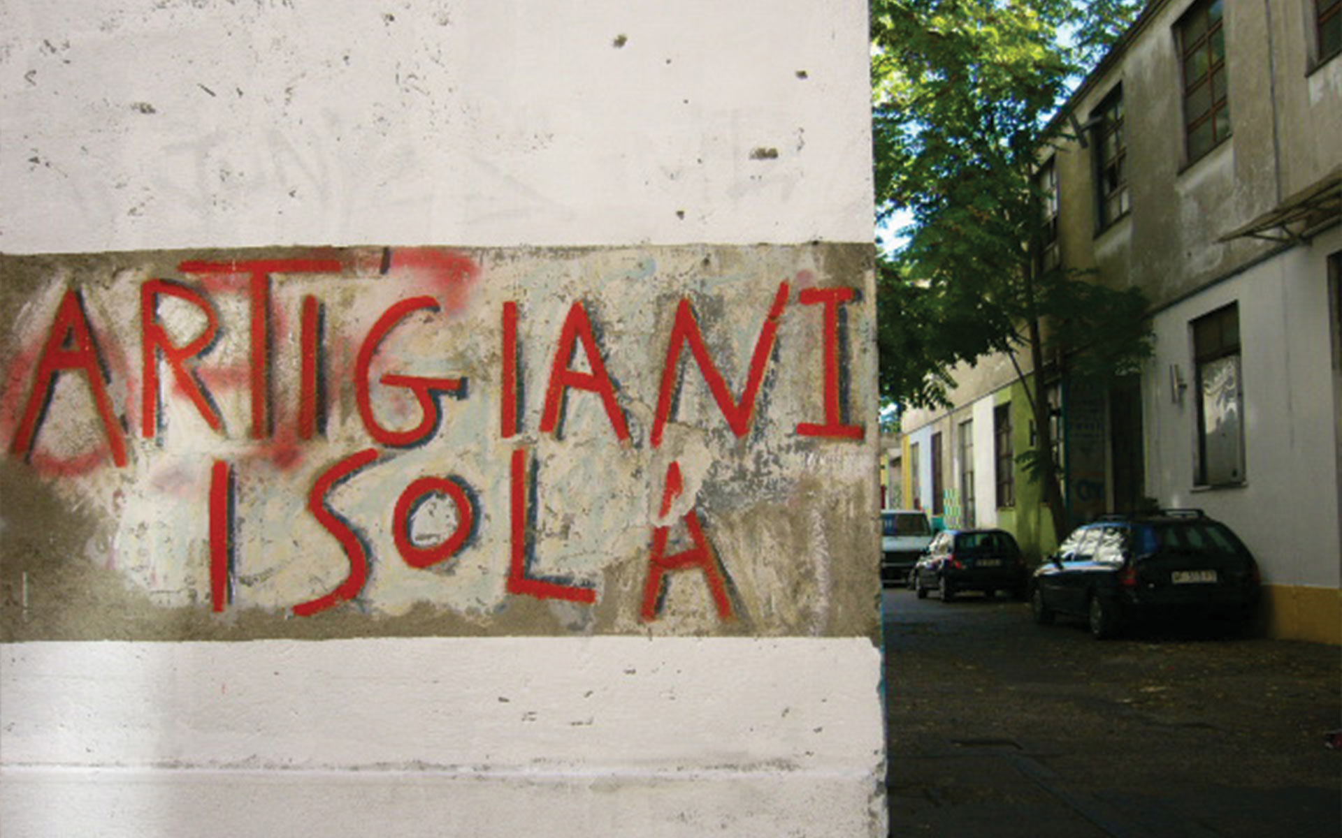 2001-2007 Stecca degli Artigiani, Artigiani Isola, scritta facciata ingresso via Confalonieri 10
