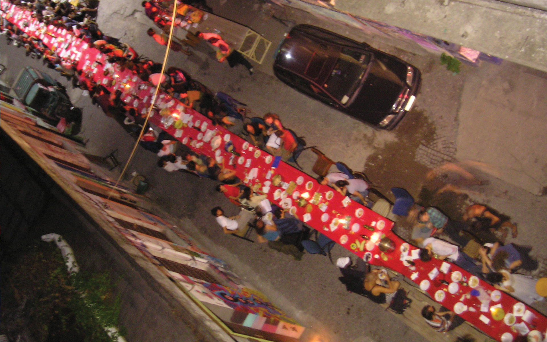 2001-2007 Stecca degli Artigiani, Cena di protesta site/fight specific in cortile